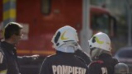 Acoperișuri smulse, arbori căzuți și incendii în Satu Mare. Județul a fost sub Cod Roșu de vijelii