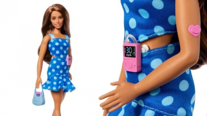 Barbie nu mai e perfectă. Poartă pompă de insulină și spune povestea miilor de copii bolnavi din întreaga lume