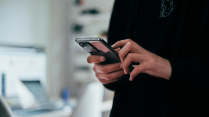 4 pași pentru a-ți păstra telefoanele mobile departe de atacurile cibernetice