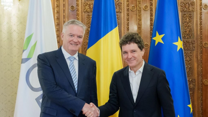 Președintele se împăunează puțin