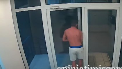 O tânără din Timișoara, singură în apartament, a găsit un bărbat care se dezbrăca în bucătărie și care a fugit apoi cu o bicicletă