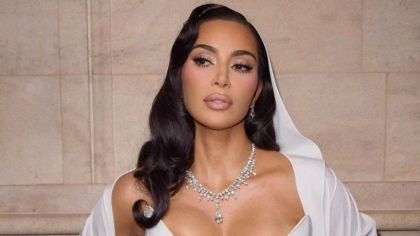 Kim Kardashian, apariție de senzație la tribunalul din Paris. A purtat bijuterii de peste 3 milioane de dolari și a plâns în sala de judecată: „Am crezut că o să mor”