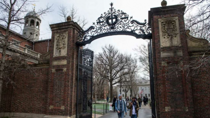 Judecător american blochează încercarea administrației Trump de a limita accesul studenților internaționali la Harvard