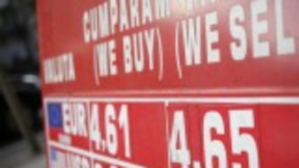 Leul s-a depreciat, vineri, în raport cu principalele valute. Gramul de aur s-a scumpit