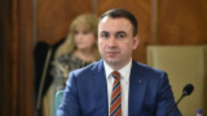 Ministru: E nevoie de o analiză serioasă pe salarizarea în sistemul public. Avem diferenţe chiar duble, pe aceeaşi poziţie