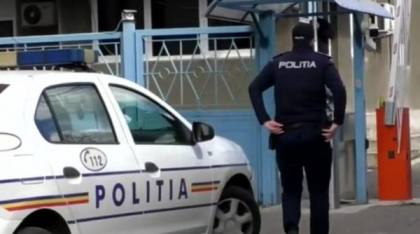 Bărbat din Gorj, bătut pe marginea drumului. Doi tineri reținuți