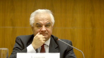 Avertisment de la BNR: „Dacă nu schimbăm direcția, Titanic scrie pe noi!”