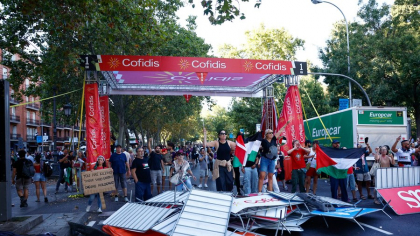 Incidente la Madrid: Confruntările de stradă, dintre poliție și protestatarii pro-Palestina, au anulat ultima etapă a Turului Spaniei