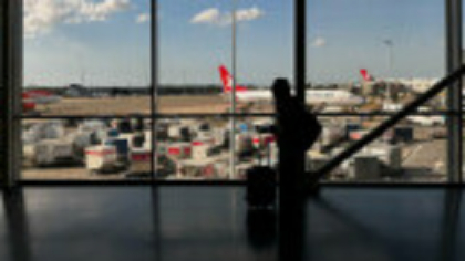 Un influencer a fost arestat după ce a postat un videoclip în care susținea că un aeroport din India este bântuit