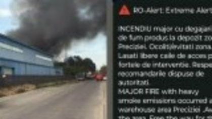 Incendiu puternic la un depozit din Capitală. A fost emis și un mesaj RO-Alert, din cauza degajărilor mari de fum. VIDEO