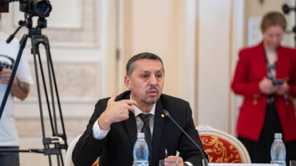 Ministrul Educaţiei a semnat ordinul legat de aşa-numitul ”buton roşu”. Daniel David: ”Este un mecanism de protecţie atât pentru elevi, cât şi pentru cadrele didactice”