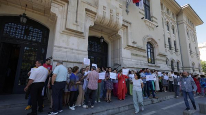 Angajații din primării intră în grevă. „Le vom închide. Guvernul ne ignoră”