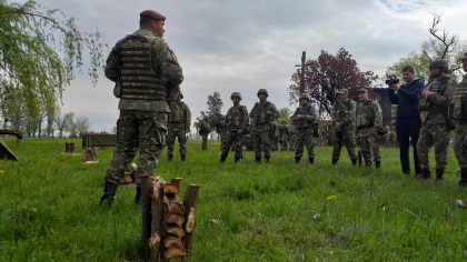 Se trage cu muniție de război în Tulcea. Cetățenii sunt avertizați să evite zona garnizoanei Cataloi