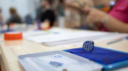 Un alegător a apelat 112 supărat că nu e lăsat să voteze cu pașaportul la Constanța, deși locuiește în România. Ce-a urmat l-a surprins