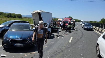 Accident grav pe A1, în județul Timiș: Șapte vehicule implicate și 11 persoane evaluate medical