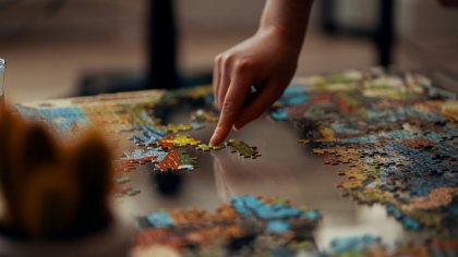 De ce puzzle-urile sunt recomandate ca terapie pentru anxietate, ADHD și recuperare neurologică