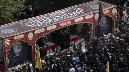 Iranul organizează funeralii de stat pentru liderii militari și oamenii de știință uciși în războiul cu Israel: „Moarte Americii!”