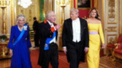 Dineu regal fastuos la Castelul Windsor, în onoarea președintelui SUA. Ținuta purtată de Melania Trump. GALERIE FOTO