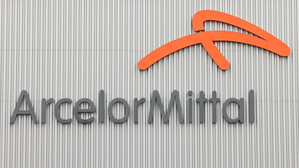 ArcelorMittal din Hunedoara se închide. Angajații combinatului protestează în stradă