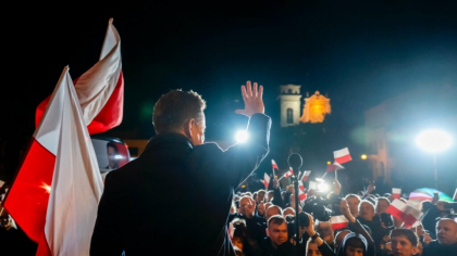Turul I de alegeri din Polonia tras la indigo cu cel din România. Unul dintre finaliști este primarul Varșoviei