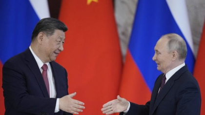 Vladimir Putin și Xi Jinping își reînnoiesc „prietenia”, se declară de partea „adevărului istoric” și se angajează să facă front comun împotriva Statelor Unite