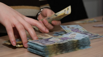 Artificiile statului pentru plata unor bugetari de lux: angajați cu leafă la mai multe ministere și indemnizații în multiple Consilii de Administraţie