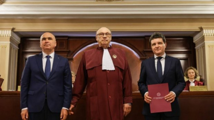 Oamenii președintelui Dan, noile mutări politice și debutul negocierilor pentru guvern. Prima predare simbolică a puterii | Reportaj