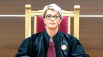 Judecătoarea care s-ar fi spânzurat era implicată la alegerile prezidențiale. Mărturia unui coleg privind epuizarea fostei campioane mondiale