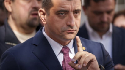 Aproape 6 milioane de euro a cheltuit George Simion pe promovare în doar două săptămâni de campanie pentru turul 2. Televiziunea care a luat potul cel mare