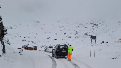 A nins din nou pe Transfăgărășan. Autoritățile promit deschiderea „până la sfârșitul acestei luni”