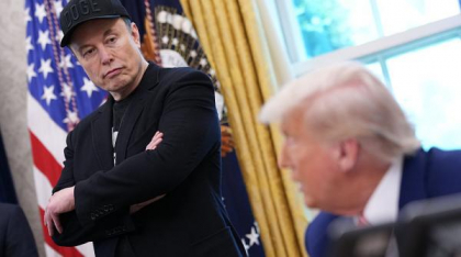 Trump cere DOGE să se uite la companiile lui Musk: Fără subvenţii, ar trebui să-şi închidă prăvălia şi să se întoarcă în Africa de Sud