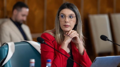 Ministra Mediului, amenințată la Baia Mare de un individ nervos. "Nu o să ieșiți de aici!" VIDEO