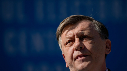 Crin Antonescu spune că „nu va trăi din atacarea PSD-ului”