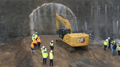 Autostrada care trece Carpații prinde contur. Au început lucrările la tunelul Robești, primul din secțiunea montană Boița – Cornetu