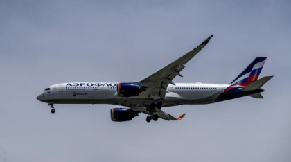 Ruşii aproape că şi-au doborât vineri un avion Aeroflot care ateriza la Moscova. Au tras în el cu rachete Panţîr: Suntem sub foc activ
