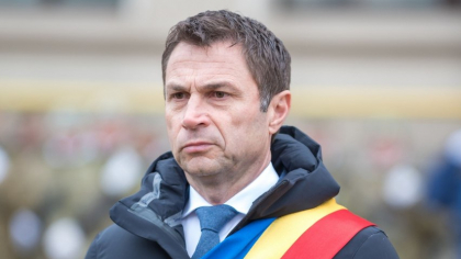 Un primar de pe litoral îi ceartă pe românii care își fac vacanțele în străinătate: „Dacă toți banii îi scoatem din țară, nu mai avem bani să refacem infrastructura”