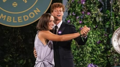 Jannik Sinner a fost pus să danseze cu Iga Swiatek. Italianul se descurcă mai bine cu racheta