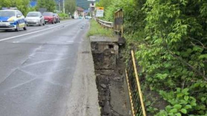 Un pod de pe drumul de centura din Baia Mare s-a prăbușit. Traficul a fost deviat pe rute alternative