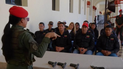 Venezuela se pregătește de un posibil război cu SUA cu antrenamente militare pentru civili. Trump amenință cu „consecințe incalculabile”