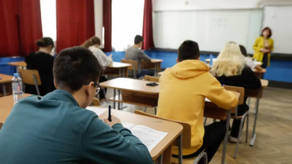 Începe admiterea în învățământul seral liceal pentru tinerii de peste 18 ani! Vezi ce acte îți trebuie și unde te poți înscrie