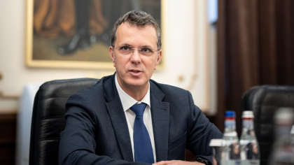 Strategia Guvernului: asumarea răspunderii pe pachete distincte pentru a preveni decizii nefavorabile ale Curții Constituționale