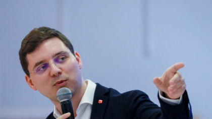Victor Negrescu, despre negocierile pentru noul Guvern: PSD nu porneşte de la o poziţie rigidă. Nu vrem să dăm nici un cec în alb nimănui