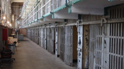 Femeia din Galați care și-a omorât în bătaie fiica de 9 ani, condamnată la aproape 30 de ani de închisoare