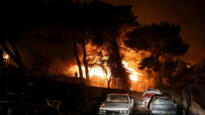 O femeie din Georgia, acuzată că a provocat incendiile mistuitoare din Grecia. „A fost prinsă în fapt”