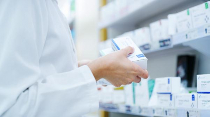 Prețurile medicamentelor vor exploda, din cauza crizei economice. Speriați, oamenii își fac deja stocuri: „Murim cu zile”