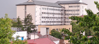 O fetiţă de 3 ani a murit la Spitalul Judeţean Târgu Jiu. Există suspiciunea că ar fi luat medicamentele surorii ei