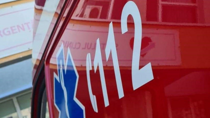 Un muncitor a rămas inconștient după ce a căzut de pe o schelă. Bărbatul a suferit răni grave. Ce s-a întâmplat