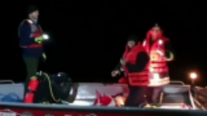 Adolescent găsit fără viață de scafandri în apele lacului Colibița. Băiatul căzuse dintr-o barcă
