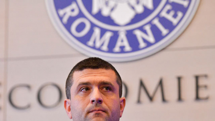 Ministerul Economiei a primit peste 2.000 de CV-uri pentru manageri şi administratori speciali în companii de stat şi va suspenda temporar înscrierile, începând de joi, ora 14.00