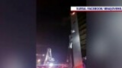 Incendiu în centrul Brașovului. Acoperișul unei clădiri de birouri a luat foc, pompierii au intervenit cu zece autospeciale